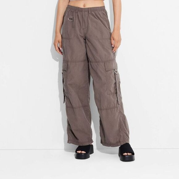 Wild Fable - Women's Mid-Rise Wide Leg Cargo Pants - Wild Fable Pewter - Picture 2 of 4